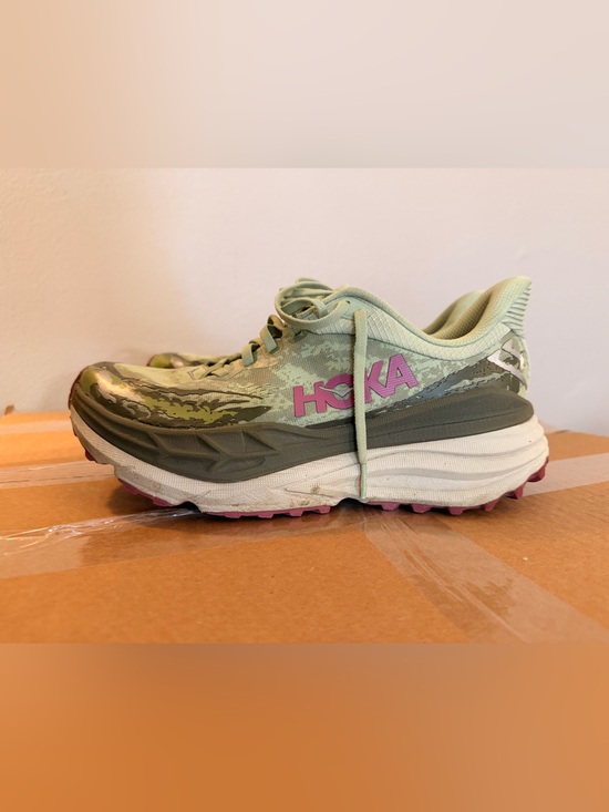 Hoka Shoes - Hoka Women’s rare Stinson 7 Trail Sneaker in Sage Green with Pink Logo